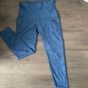 Blue camo athletic leggings